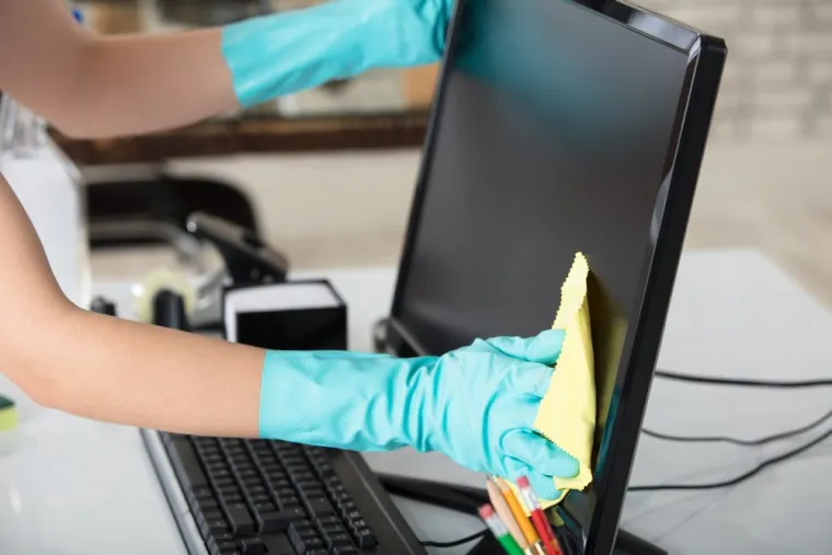 Entreprise nettoyage pour ménage et poussière dans bureaux à Lille, Lille, Madame Propreté