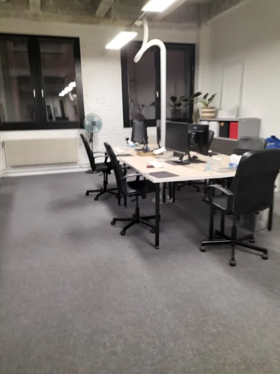  Service de nettoyage pour bureaux à Tourcoing : Offrez à votre entreprise des espaces impeccables, Lille, Madame Propreté